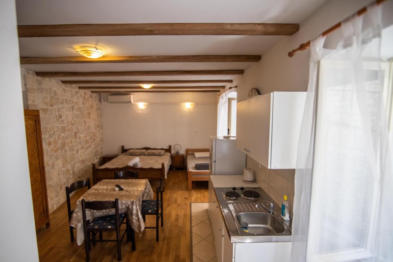 Apartments Loriana Šibenik Esterno foto
