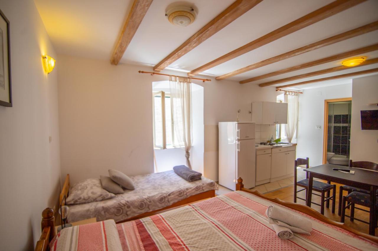 Apartments Loriana Šibenik Esterno foto
