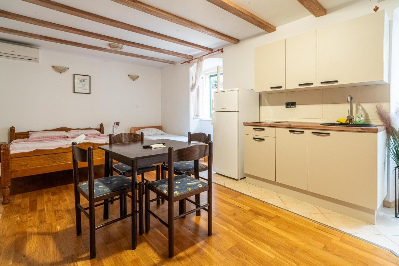 Apartments Loriana Šibenik Esterno foto